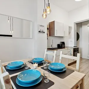 lichtenberger-apartment-with-nice-chesterfield-room-for.find-berlin-hotels.com/